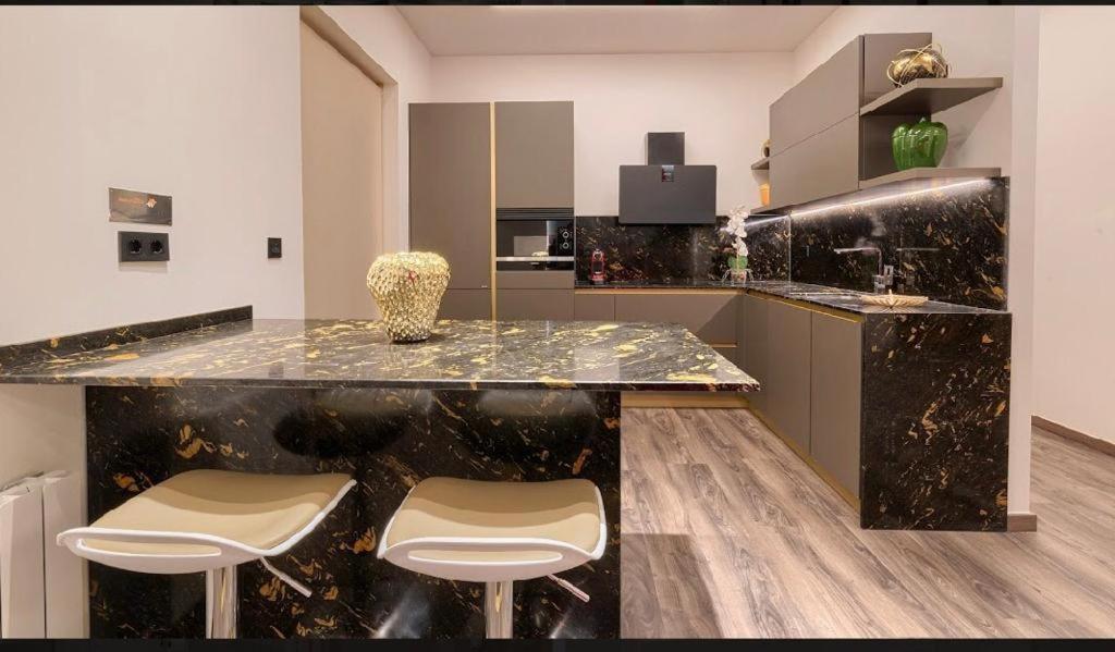 Abando Suites By Next Stop Bilbao Bagian luar foto